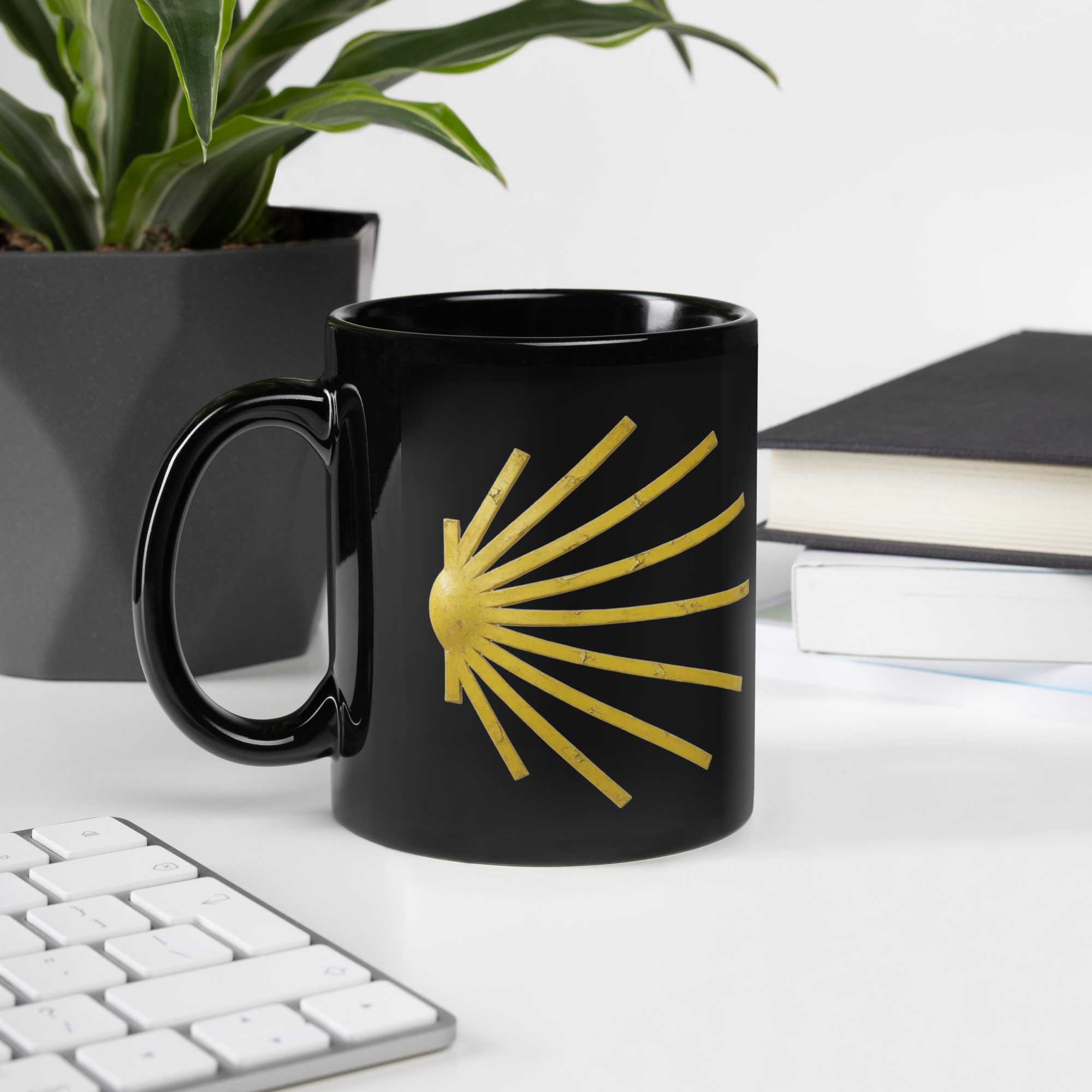 amino Milestone Scallop Shell black glossy ceramic coffee mug 11oz – El Camino Merch