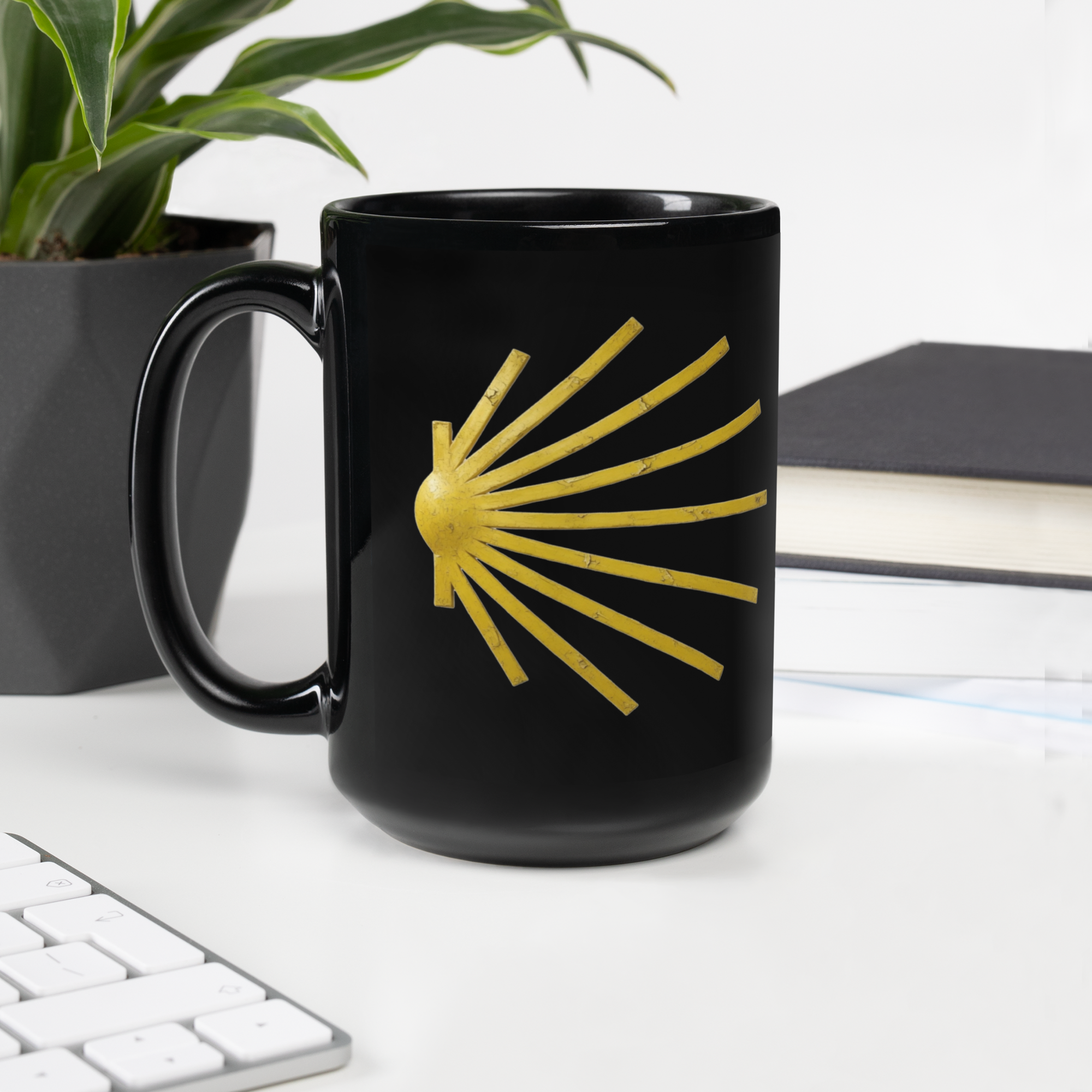 amino Milestone Scallop Shell black glossy ceramic coffee mug 15oz – El Camino Merch